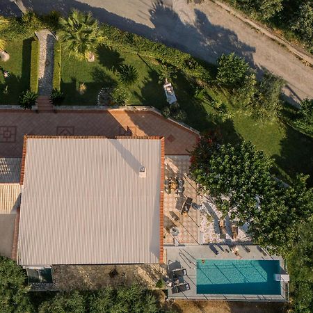 Villa Vrisi Fagias Luaran gambar