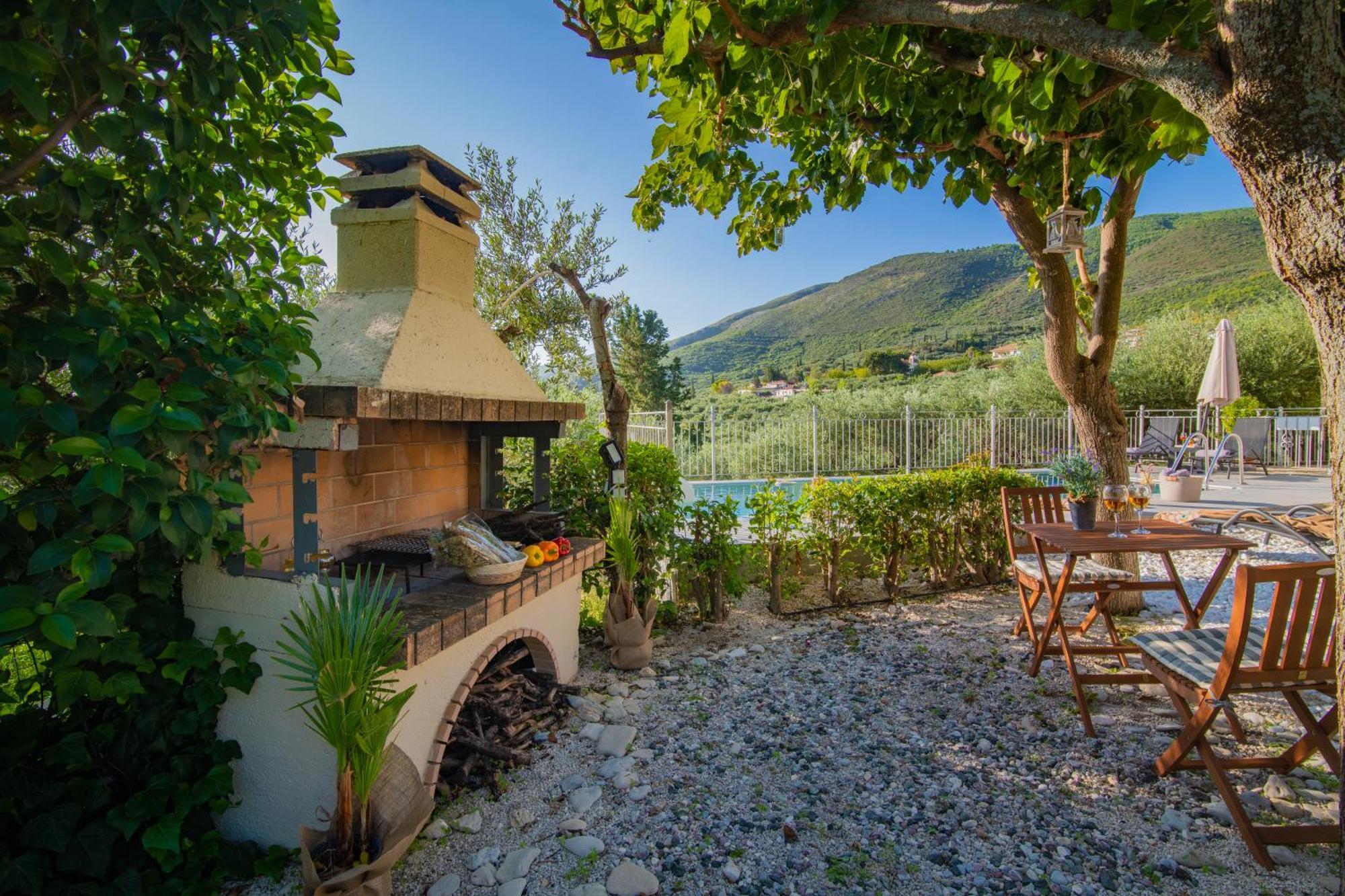 Villa Vrisi Fagias Luaran gambar