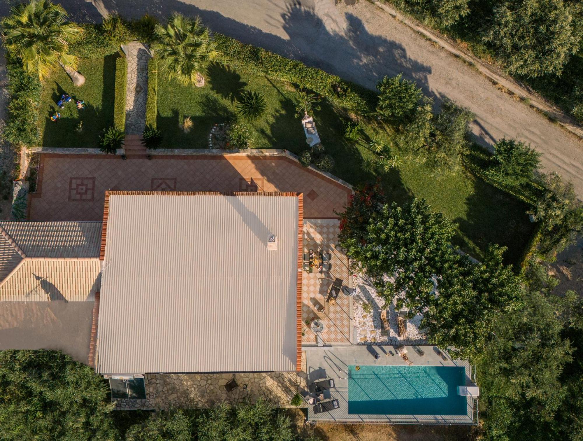 Villa Vrisi Fagias Luaran gambar
