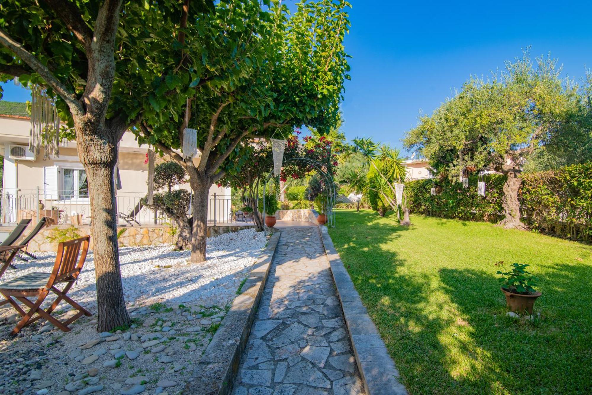 Villa Vrisi Fagias Luaran gambar