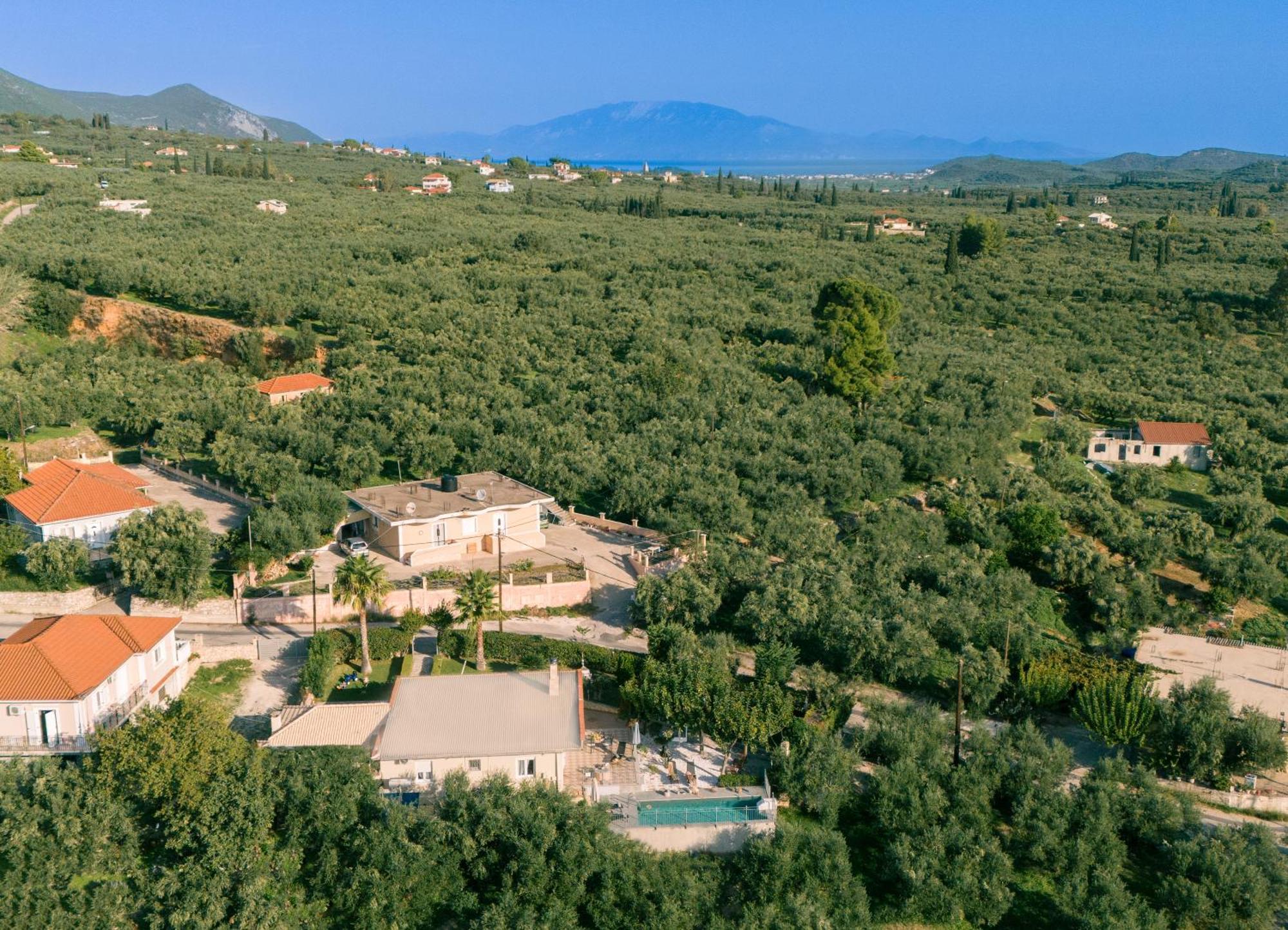 Villa Vrisi Fagias Luaran gambar